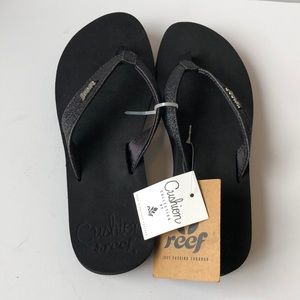 BNWT Reef Star Cushion Women’s Sandal Size 6